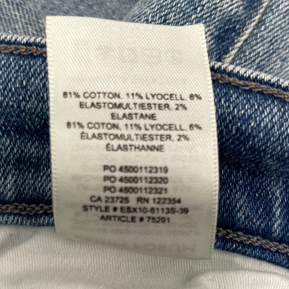 Aritzia Denim Forum The Nico Mid Rise Skinny Crop Raw Hem Distressed Jeans 24 - Picture 13 of 16